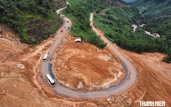 Đèo nối Nha Trang - Đà Lạt dừng giao thông cục bộ để sửa chữa sạt lở