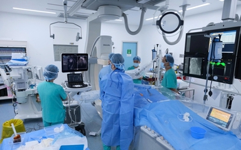 FV tiên phong ứng dụng 'Hệ thống siêu âm hòa hình và định vị' điều trị u gan
