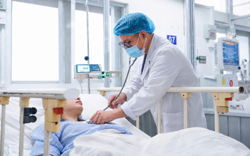 Sản phụ trẻ nguy kịch vì mắc sốt xuất huyết, băng huyết và suy gan cấp