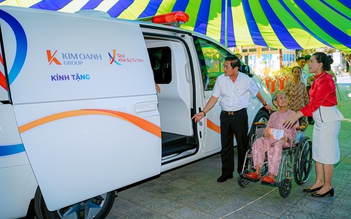 Trung tâm Y tế Phú Vang được Kim Oanh Group tặng xe cứu thương gần 1 tỉ Trung tâm Y tế Phú Vang được Kim Oanh Group tặng xe cứu thương gần 1 tỉ