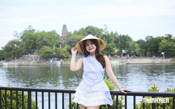 'View triệu đô' bắt trọn chùa Thiên Mụ thu hút giới trẻ xếp hàng check-in