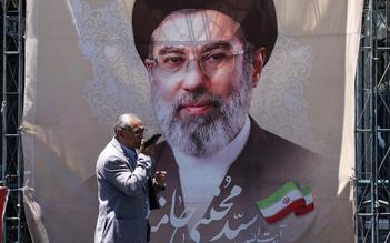 Tổng thống Iran nói rất khó liên lạc với Lãnh tụ tối cao