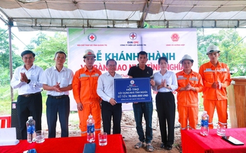 Công ty Điện lực Quảng Trị bàn giao 2 nhà tình nghĩa Công ty Điện lực Quảng Trị bàn giao 2 nhà tình nghĩa