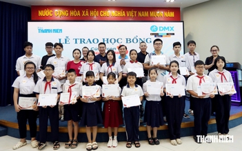 Trao học bổng 1 tỉ đồng cho trẻ mồ côi vì dịch Covid-19