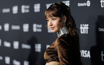 Lisa (BlackPink): Từ thần tượng K-pop đến nghệ sĩ đa năng