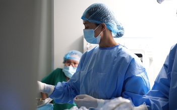 Phát hiện ung thư tuyến giáp khi đi tái khám, bác sĩ khuyến cáo người trẻ