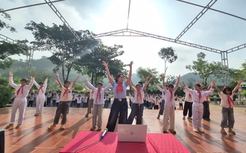Người níu chân học trò bằng 'chìa khóa' âm nhạc Người níu chân học trò bằng 'chìa khóa' âm nhạc