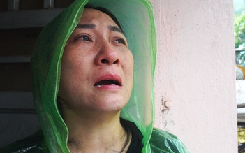 Mưa lớn kéo dài: Xót xa nhìn nhà bị hư hỏng