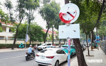Biển báo giao thông ở Nha Trang xuống cấp, phai màu