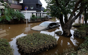 Bão Dujuan quét qua Nhật Bản, gây thiệt hại nặng