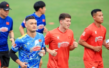 Khoa Ngô, Williams Minh Hoàng và Adou Minh rạng rỡ ra mắt đội tuyển Việt Nam, Hoàng Đức tập riêng