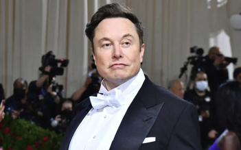 Đạo diễn Oscar phơi bày góc khuất Elon Musk