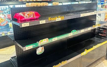 Người Việt ở Bangkok kể cảnh siêu thị hết hàng, tàu điện đông nghẹt vì mưa ngập