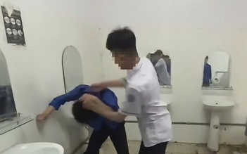 Nam sinh bị bạo hành gãy xương mũi, nhà trường đề nghị công an vào cuộc
