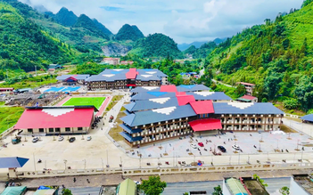 Khai giảng năm học mới: Trường nội trú liên cấp biên giới bừng sáng