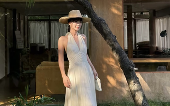 Mũ rộng vành phối váy dáng dài giúp nàng 'ghi trọn điểm' trong kỳ nghỉ