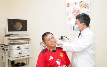 Bác sĩ: Nghe kém, chóng mặt, ù tai, đừng chỉ quy cho tuổi tác