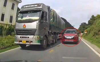 Xe sau nháy đèn xin vượt, tài xế phía trước không nhường đường có sai luật?