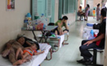 TP.HCM: Bệnh tay chân miệng và sốt xuất huyết tăng mạnh