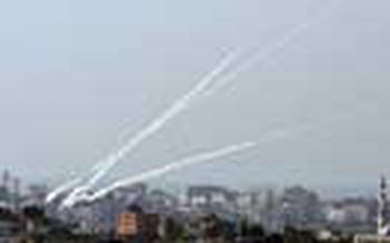 Tàu Iran “chất vũ khí hướng sang Gaza”?