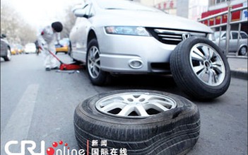 Nạn chọc thủng bánh ô tô ở Bắc Kinh