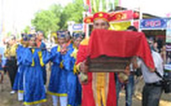 Lễ tế Bà Tơ khai hội "Sóng nước Tam Giang 2012"
