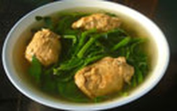 Canh rau muống chả cua