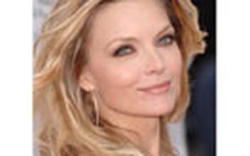 Bí mật trẻ hóa của Michelle Pfeiffer