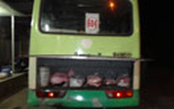 Xe buýt chở thịt “bẩn” vào TP.HCM