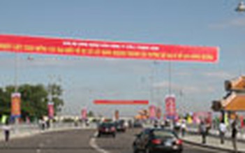 Khánh thành và đưa vào sử dụng cầu đường bộ Bạch Hổ