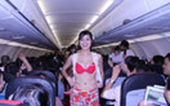 Vụ biểu diễn bikini trên máy bay: Vietjet Air bị phạt 20 triệu đồng