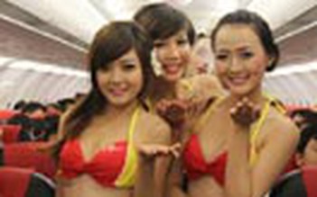 VietJet Air nói về clip "ăn mặc mát mẻ nhảy múa trên máy bay"