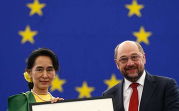 Bà Aung San Suu Kyi nhận giải thưởng nhân quyền Sakharov