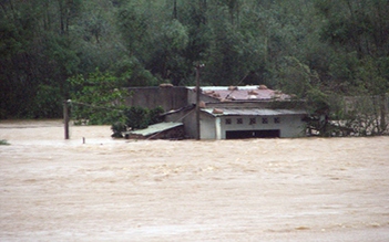 Lũ các sông ở Quảng Nam, Quảng Ngãi tiếp tục lên