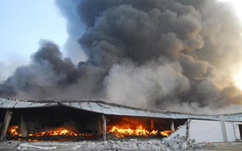 Cháy lớn tại nhà máy gần 100 triệu USD
