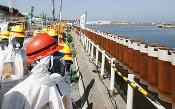 Bão “mạnh nhất trong 10 năm qua” tiến về nhà máy Fukushima