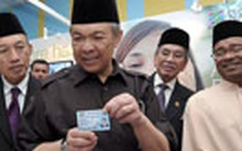 Malaysia cấp thẻ sinh học cho người nước ngoài