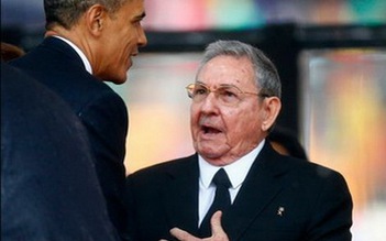 Cú bắt tay lịch sử của Tổng thống Obama và Chủ tịch Raul Castro
