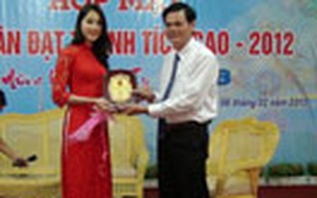 Hoa hậu Đặng Thu Thảo được tuyên dương