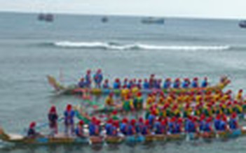 Huyện đảo Lý Sơn khai hội đua thuyền