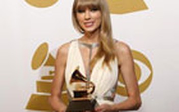 Taylor Swift chia tay người tình vì "bất an"
