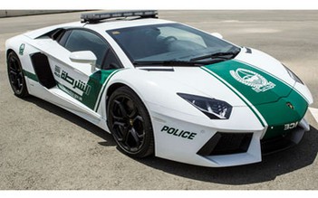 Cảnh sát Dubai chơi sang với Lamborghini