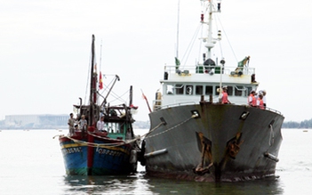 Nhiều tàu cá Việt Nam bị tàu Trung Quốc cản trở