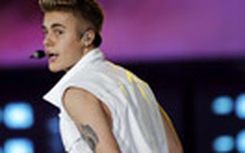Justin Bieber bị cảnh sát “hỏi thăm” vì lái xe ẩu