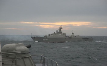 Chiến hạm Lý Thái Tổ và Đinh Tiên Hoàng tham gia diễn tập tìm kiếm cứu nạn