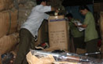 Tạm giữ gần 130 thùng đồ chơi nguy hiểm do Trung Quốc sản xuất