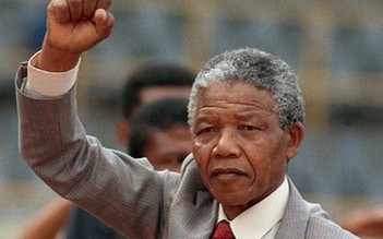 Ông Nelson Mandela đang sống thực vật?