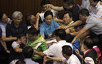Nghị viên Đài Loan ẩu đả dữ dội