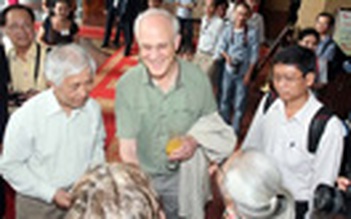 Bốn giáo sư đoạt giải Nobel đến Bình Định