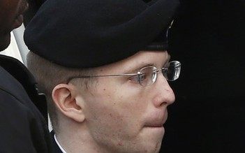 Người hùng WikiLeaks Bradley Manning chuyển giới